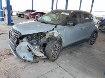  Salvage Nissan Kicks