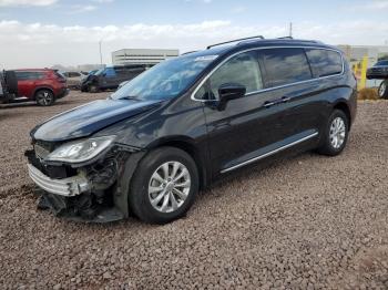  Salvage Chrysler Pacifica