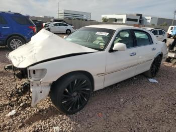  Salvage Lincoln Towncar