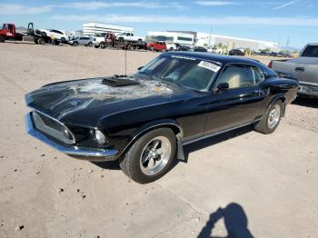  Salvage Ford Mustang