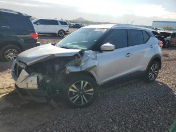  Salvage Nissan Kicks