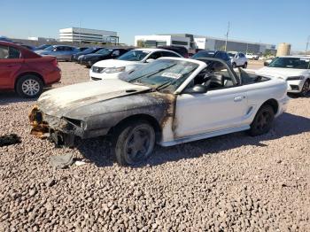  Salvage Ford Mustang