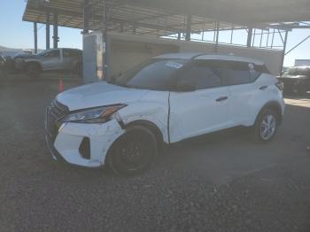  Salvage Nissan Kicks