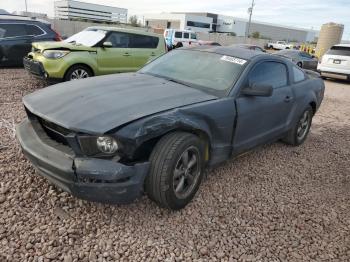  Salvage Ford Mustang