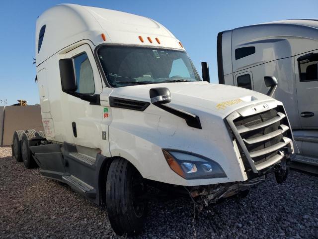  Salvage Freightliner Cascadia 1