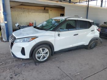  Salvage Nissan Kicks