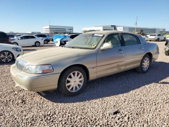  Salvage Lincoln Towncar