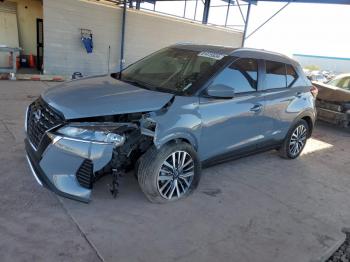  Salvage Nissan Kicks