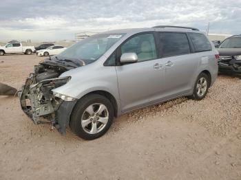  Salvage Toyota Sienna