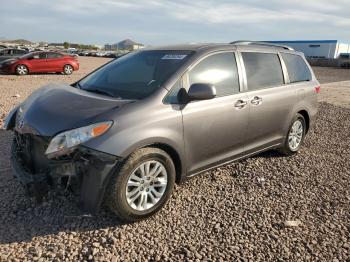  Salvage Toyota Sienna