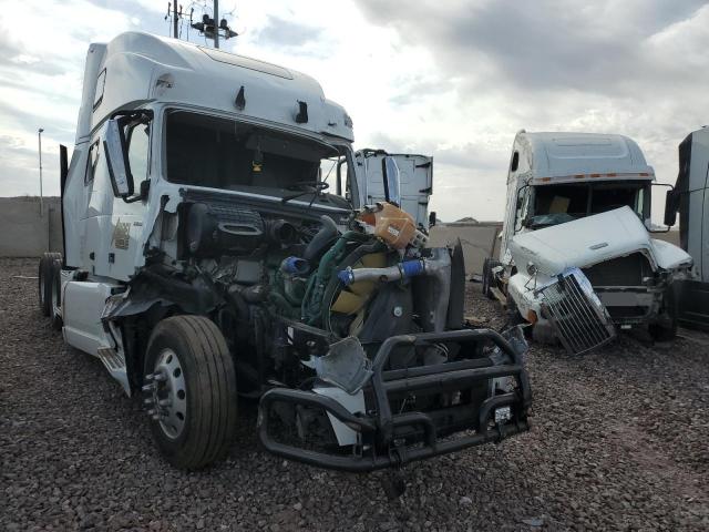  Salvage Volvo Vn