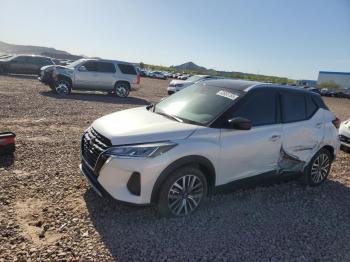  Salvage Nissan Kicks