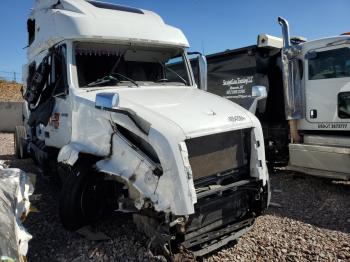  Salvage Volvo Vn