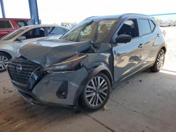  Salvage Nissan Kicks