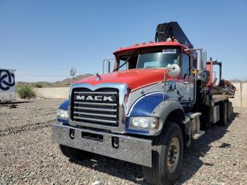  Salvage Mack 700 Gu700