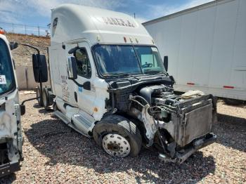  Salvage Freightliner Cascadia 1