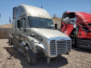  Salvage Freightliner Cascadia 1