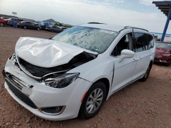  Salvage Chrysler Pacifica