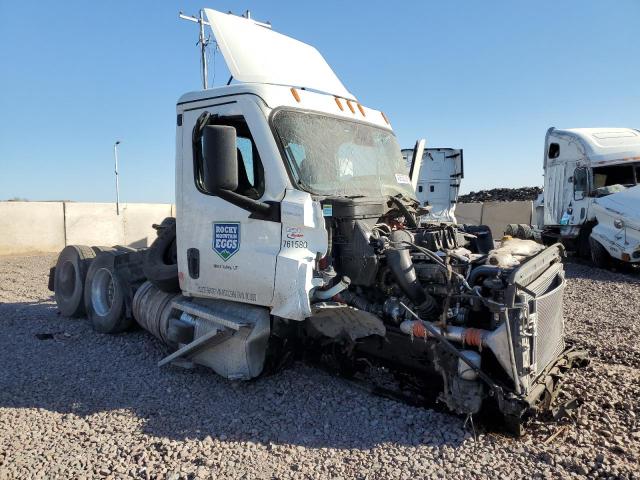  Salvage Freightliner Cascadia 1