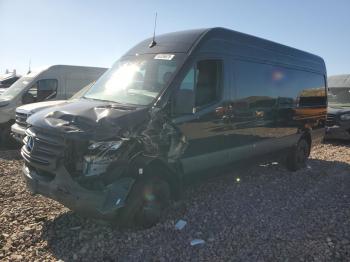  Salvage Mercedes-Benz Sprinter