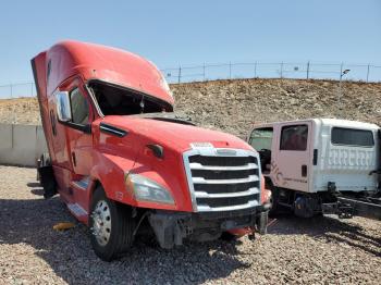  Salvage Freightliner Cascadia 1