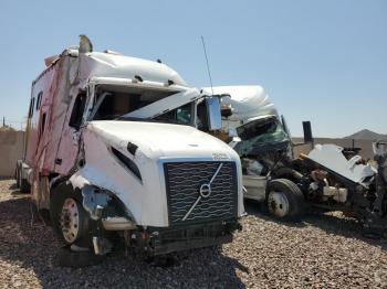  Salvage Volvo Vn