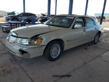  Salvage Lincoln Towncar