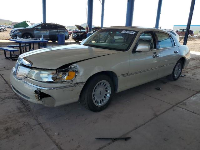  Salvage Lincoln Towncar