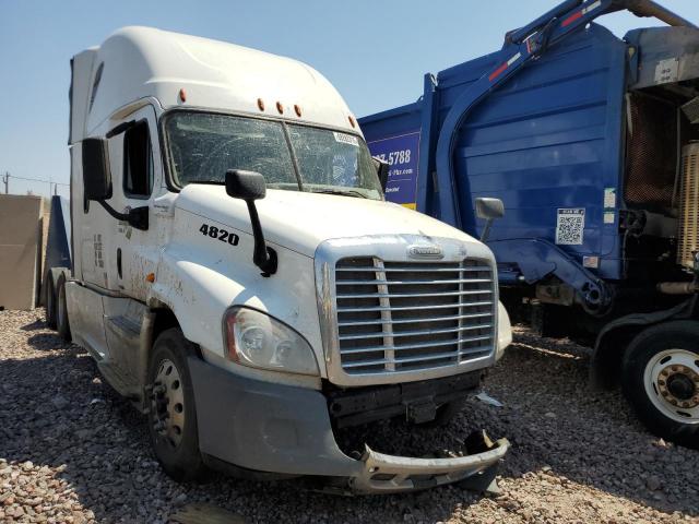  Salvage Freightliner Cascadia 1