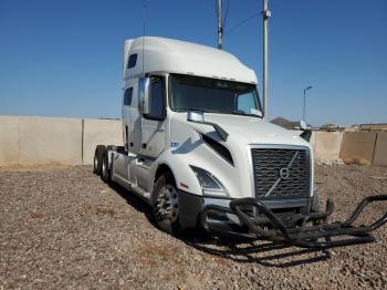 Salvage Volvo Vnl