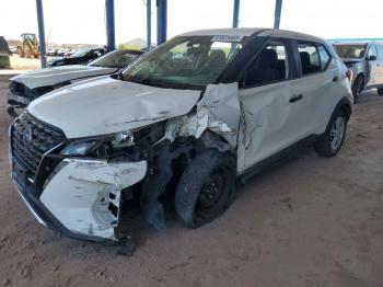  Salvage Nissan Kicks