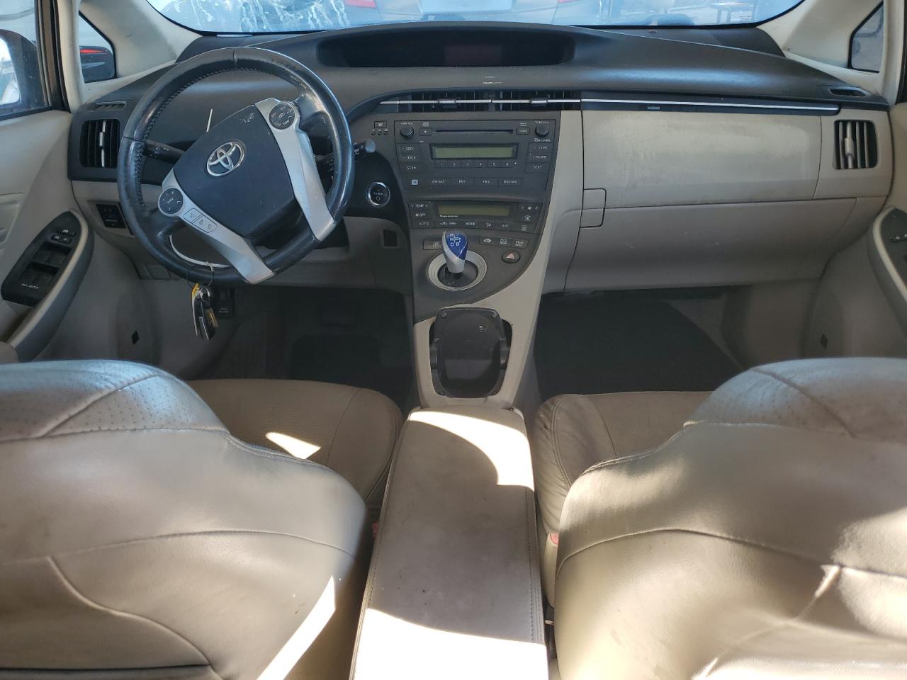 Toyota Prius Image 12