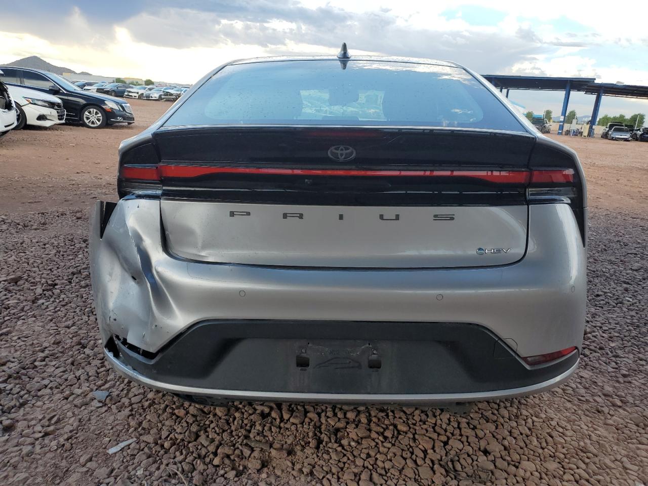 Toyota Prius Le Image 5