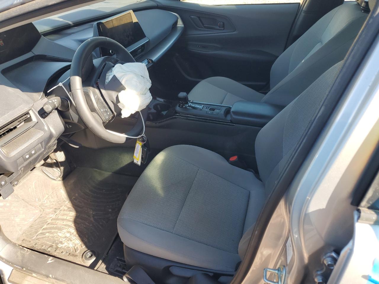 Toyota Prius Le Image 11