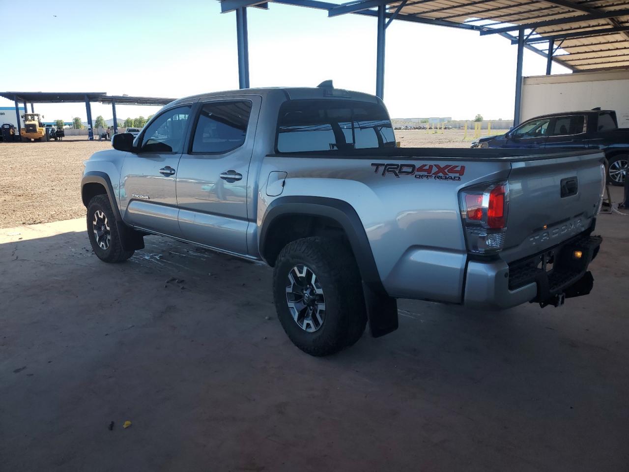 Toyota Tacoma Double Cab Image 2