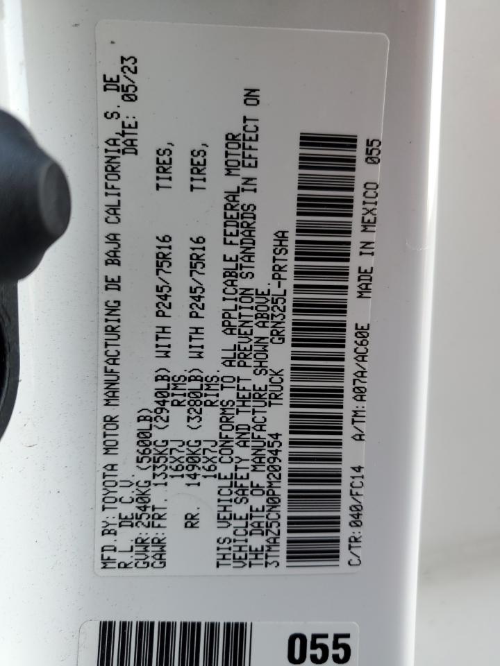 Toyota Tacoma Double Cab Image 8