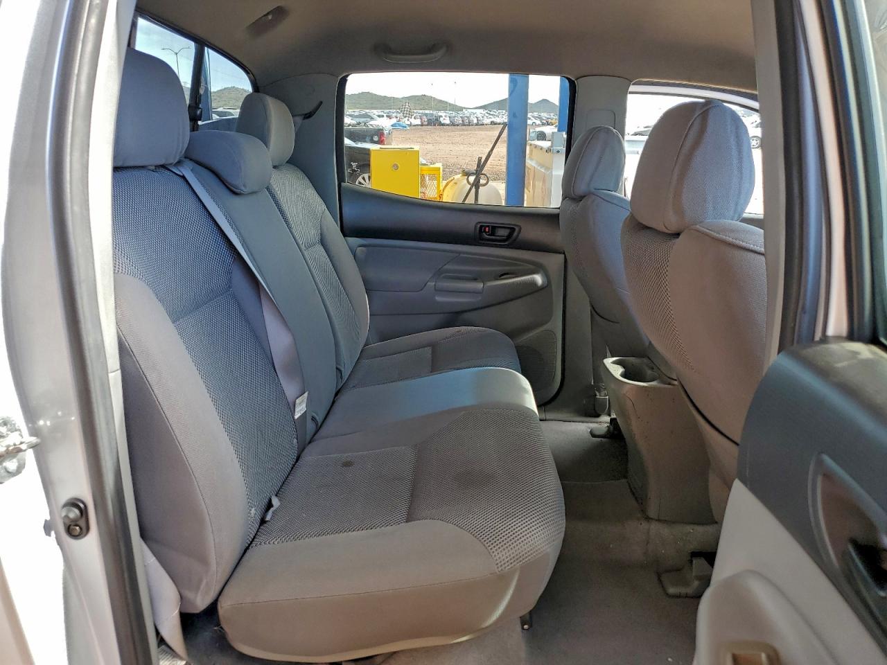 Toyota Tacoma Double Cab Image 2