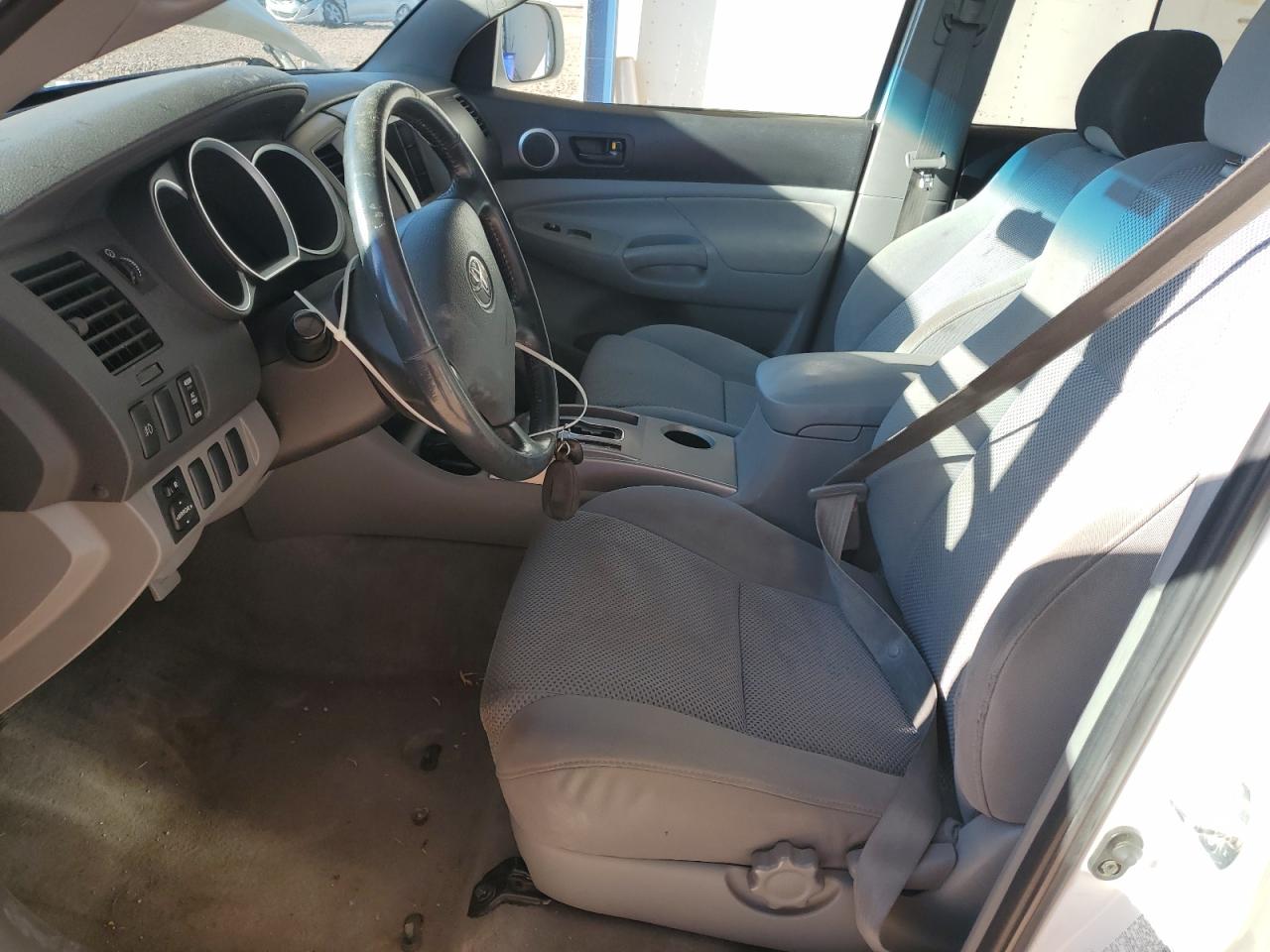 Toyota Tacoma Double Cab Image 8