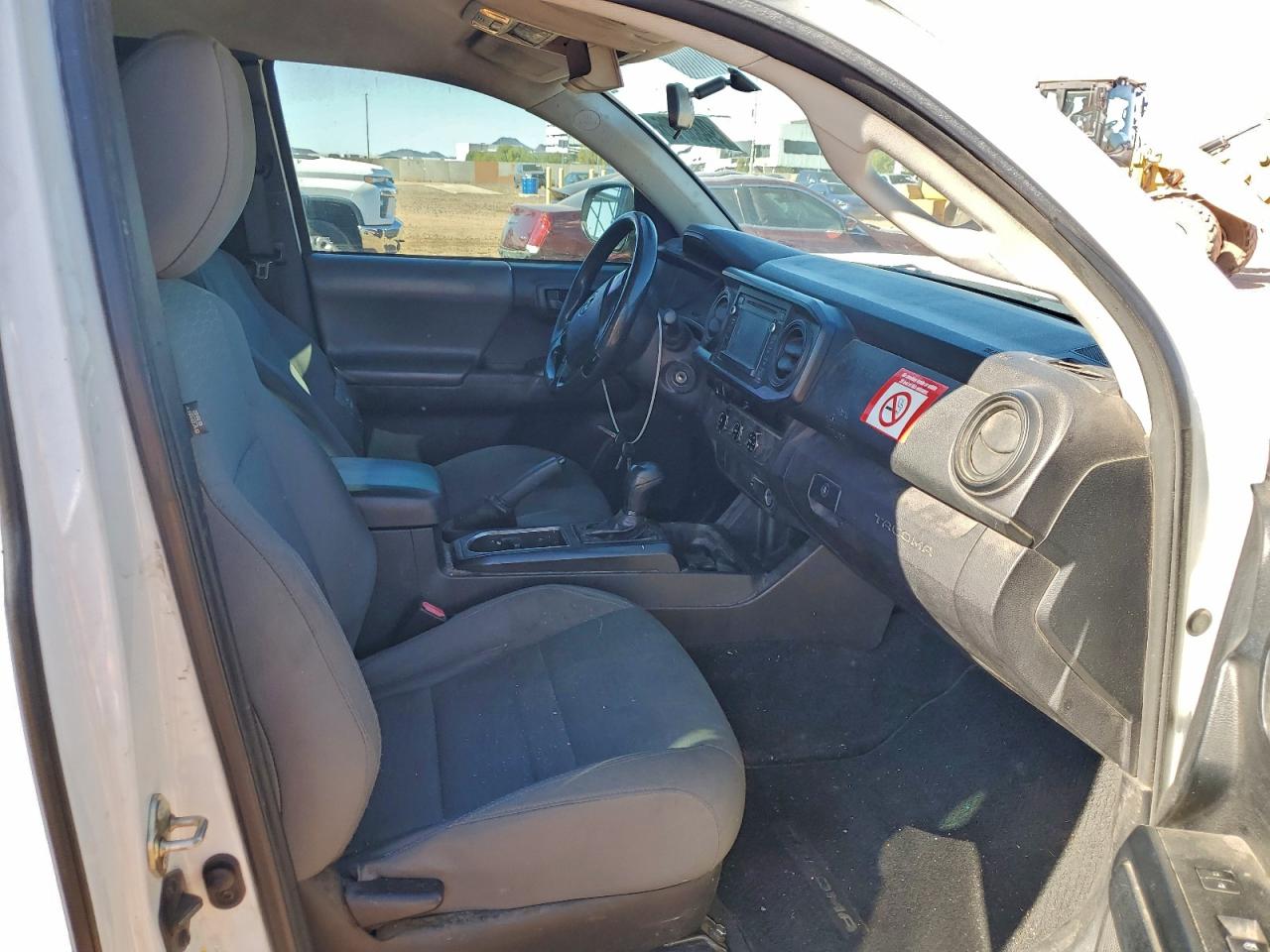 Toyota Tacoma Access Cab Image 9