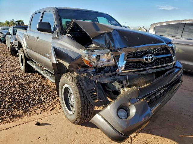 Toyota Tacoma Double Cab Image 9
