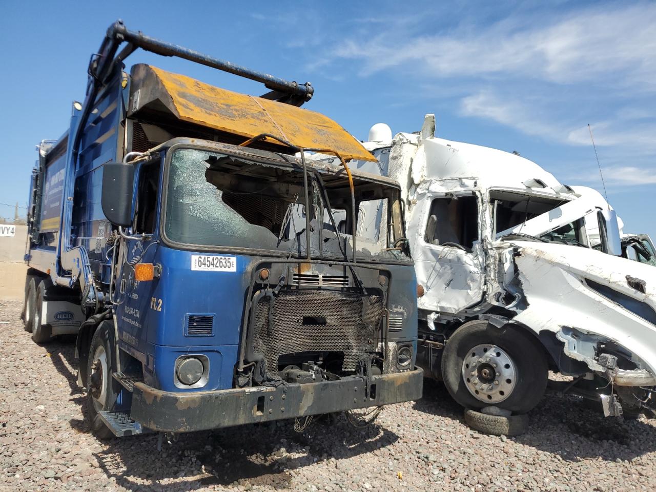 Autocar Llc Expeditor Image 3