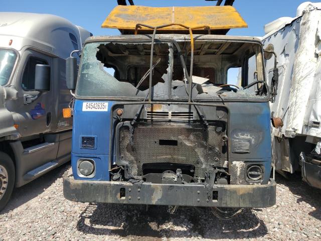 Autocar Llc Expeditor Image 13