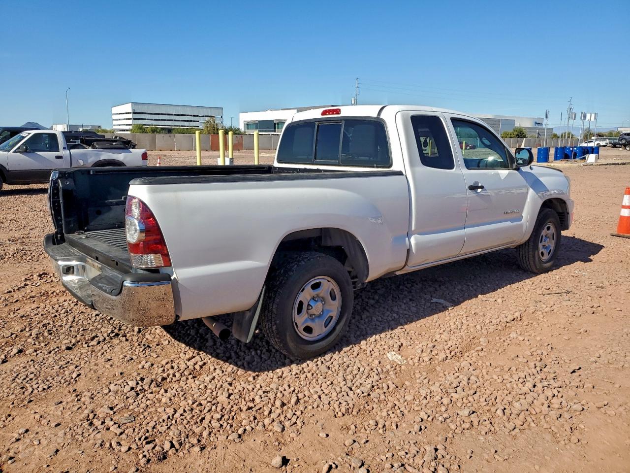 Toyota Tacoma Access Cab Image 3