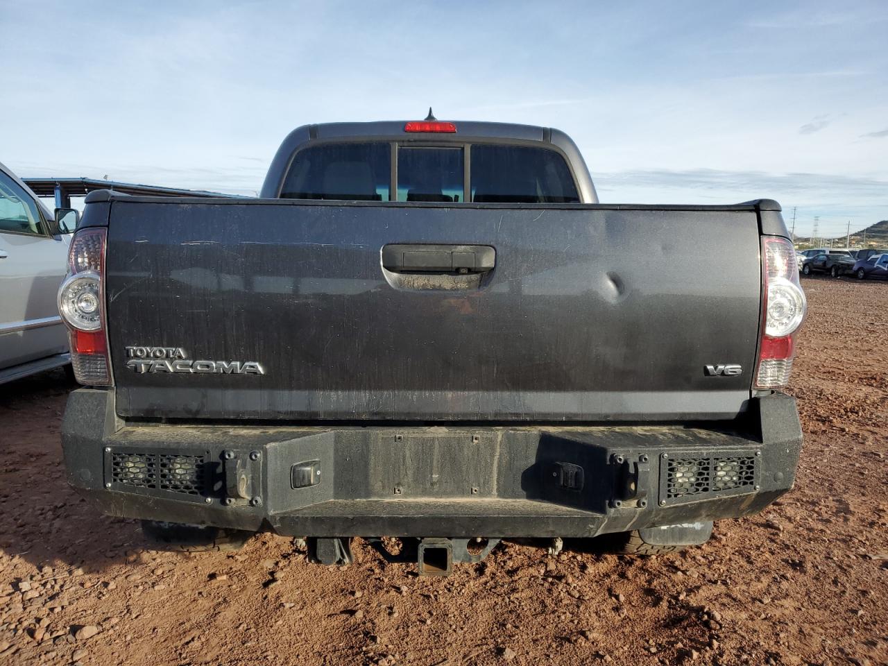 Toyota Tacoma Double Cab Image 3