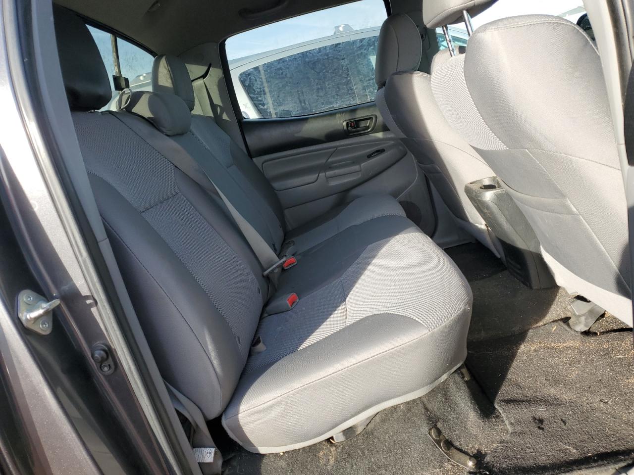 Toyota Tacoma Double Cab Image 11