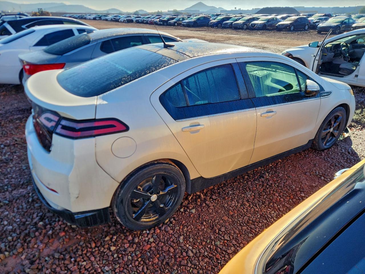 Chevrolet Volt Image 5