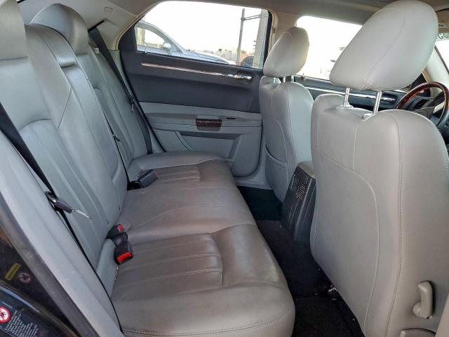 Chrysler 300 Image 10