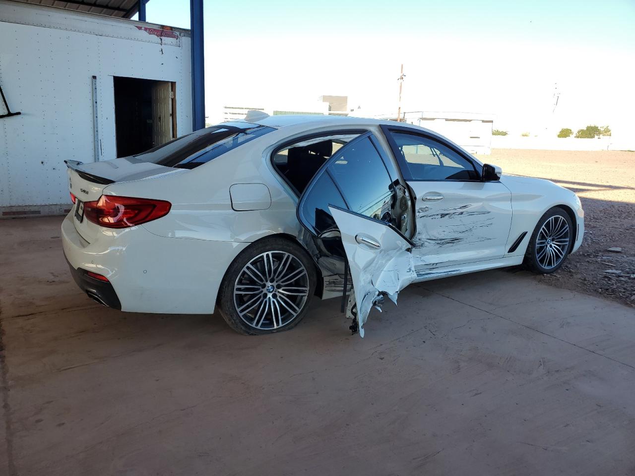 BMW 5 Series Xi Image 8