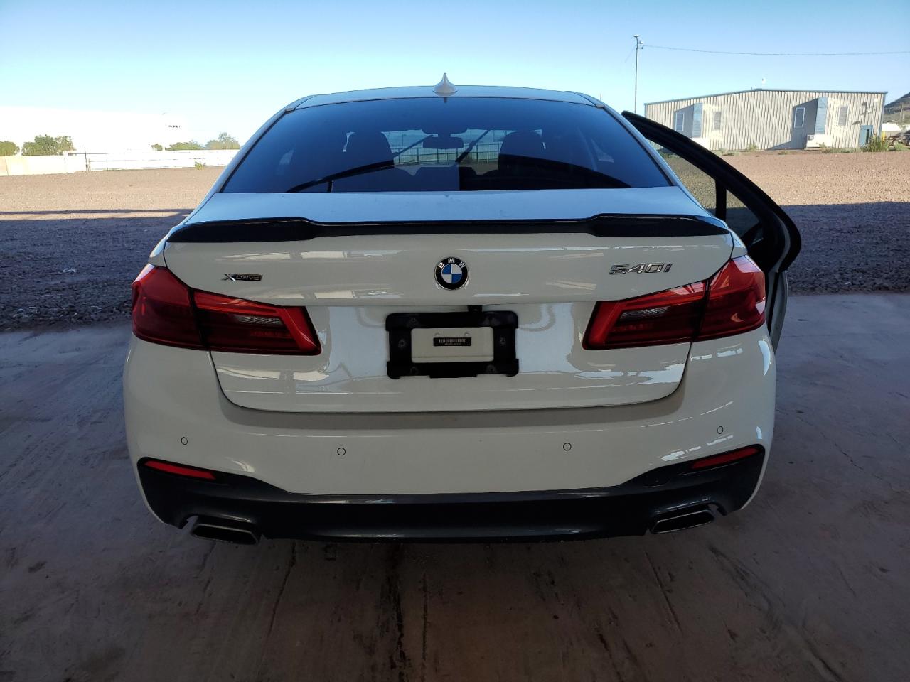 BMW 5 Series Xi Image 4