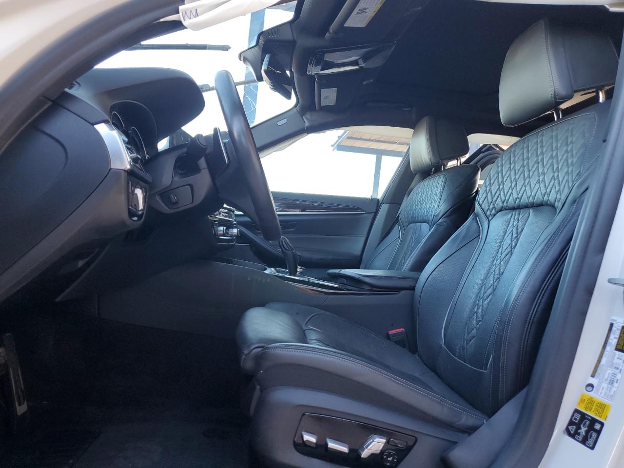 BMW 5 Series Xi Image 10